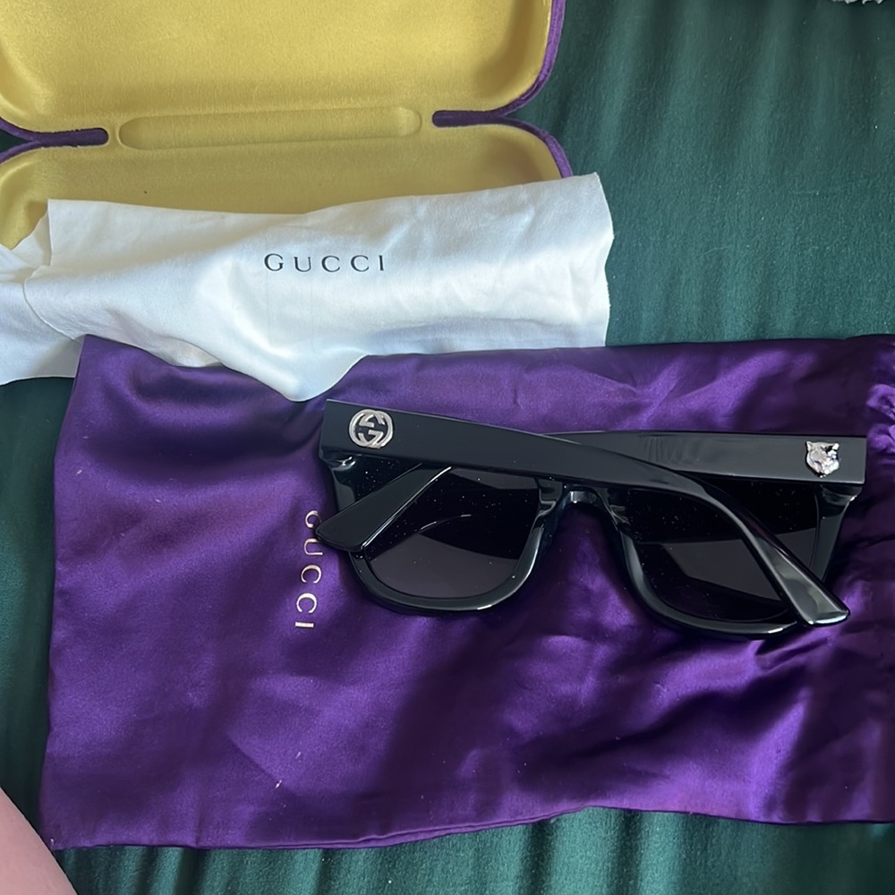 Gucci Glossy Black Oversized Cat Eye Sunglasses - Picture 2 of 7
